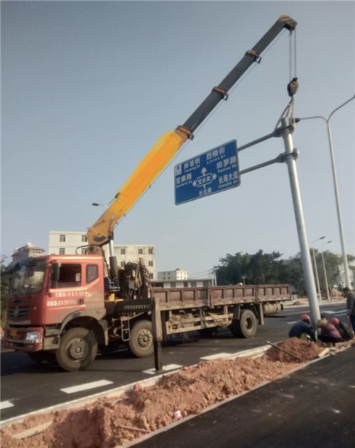 淮南市设备吊装租赁吊车要用多大吊车