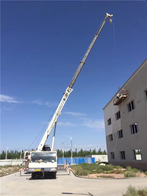 淮南市“轻装强干”—— 吊车的 “轻量化臂架” 技术